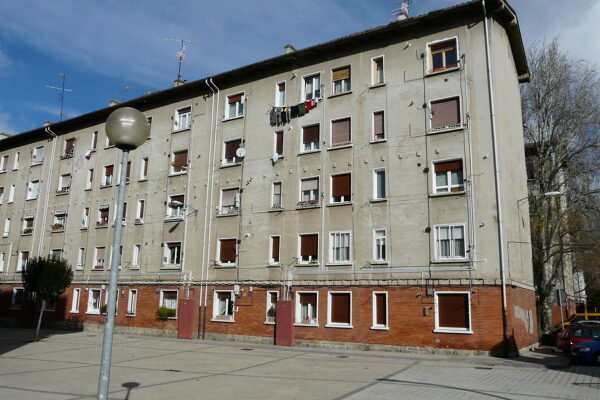 Rehabilitación Larraina, Pamplona