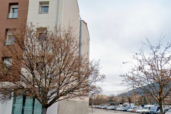 Derribo de eldificio y proyecto de urbanización en Ferrocarril 2, en el barrio de Buztintxuri en Pamplona, Navarra.